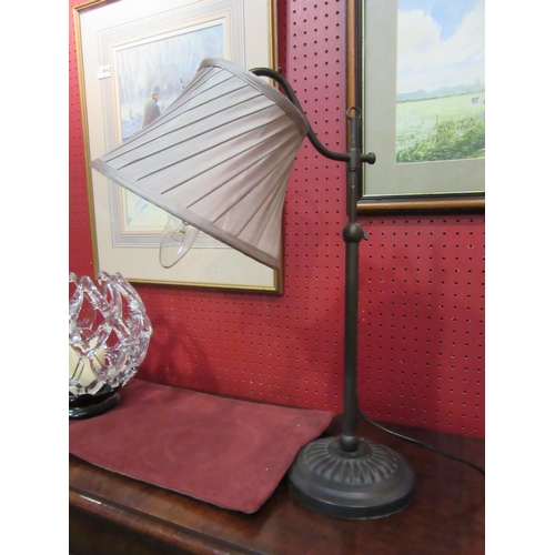 4043 - A pair of height adjustable table lamps with shades