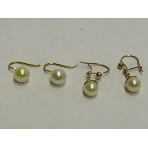 4432 - Two pairs of pearl earrings