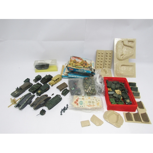 9130 - An Airfix 00/H0 scale Gun Emplacement Assault set (tape repairs and losses to box), Airfix Pontoon B... 