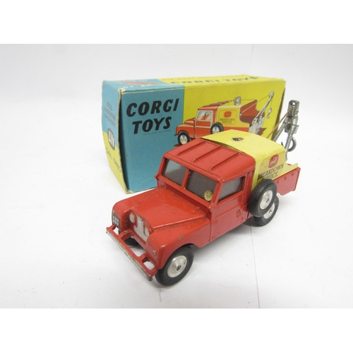 9428 - Three boxed Corgi Toys diecast model commercial vehicles to include 417 Land-Rover Breakdown Truck (... 