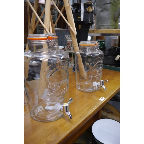 2038 - Two kilner glass drinks dispensers, 8 litres and 5 litres