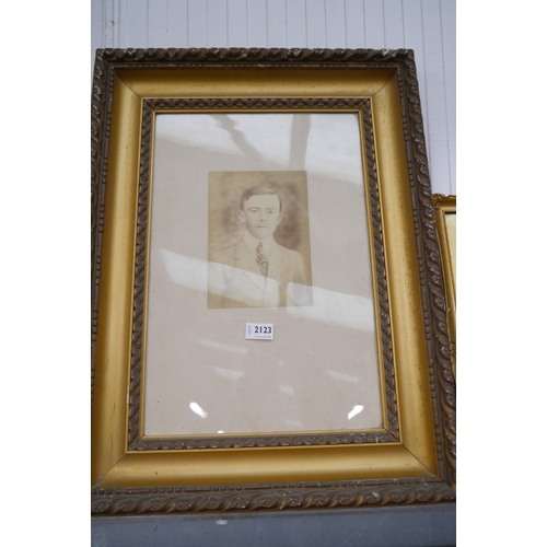 2123 - A Victorian gilt framed photograph of a dapper gent