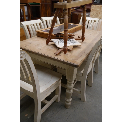 2431 - A Victorian style pine kitchen table with painted base