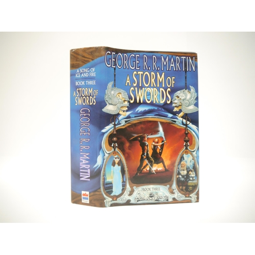 5162 - George R.R. Martin: 'A Storm of Swords', London, Voyager (HarperCollins), 2000, 1st edition, 1st imp... 