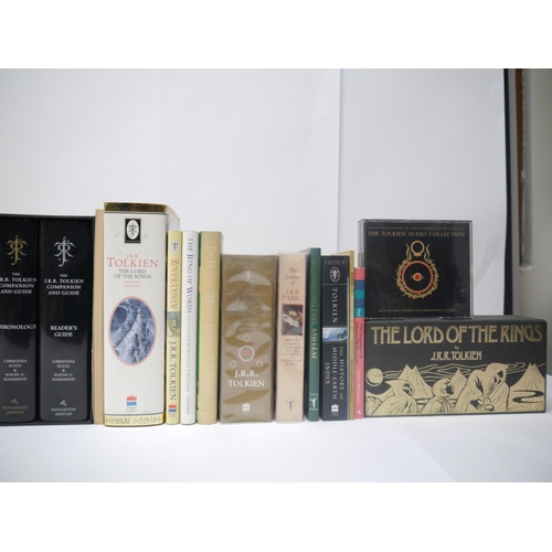 5077 - (Tolkieniana.) J.R.R. Tolkien, a large collection of books, booklets and other material relating to ... 