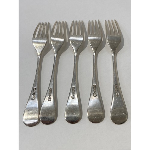 7096 - Five John Round and Son silver forks, Sheffield 1898, 206g