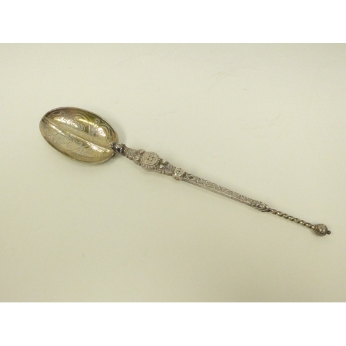 7021 - A Victorian John, Edward, Walter & John Barnard highly ornate anointing spoon, London 1874, 27cm lon... 