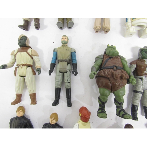 9050 - A group of nineteen loose vintage Kenner / Palitoy Star Wars action figures to include Bib Fortuna, ... 