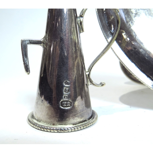 7082 - A pair of George III Edmund Vincent silver chamber sticks with later snuffers, crested eagle on rabb... 