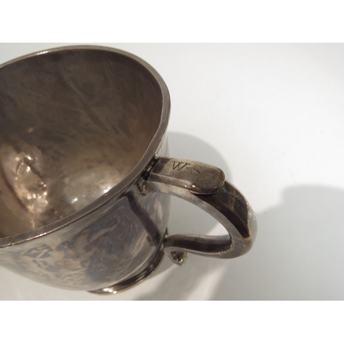 7077 - A William & Mary John East Britannia Standard twin handled cup with eagle and nest crest, London 169... 