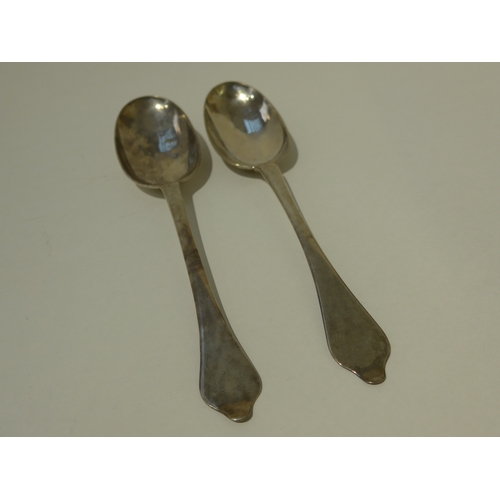 7020 - Two Queen Anne dog nose terminal spoons, one by William Matthew I, London 1702, the other dates to 1... 