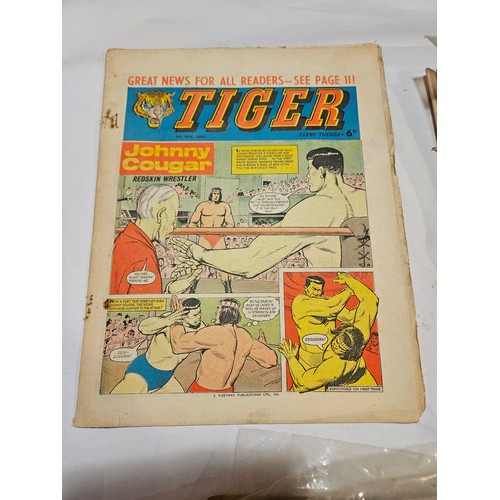 9038 - A box of mid 20th Century 'Tiger' Comics (Tiger and Comet) (1959-65) to include issues after Tigers ... 