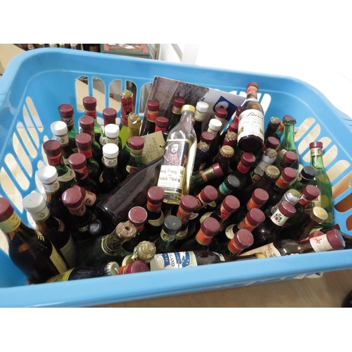 8303 - Hakutsuru Sake, boxed with bottle and sake cups and a quantity of miniature wine bottles. France 199... 