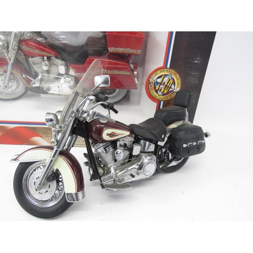 9335 - A boxed Guiloy Custom Classic 1:10 scale diecast model American Cruiser motorcycle, together with an... 