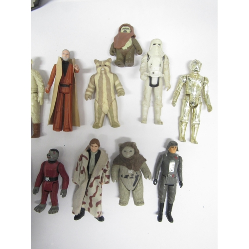 9053 - A collection of loose and playworn vintage Kenner/Palitoy Star Wars figures and vehicles to include ... 