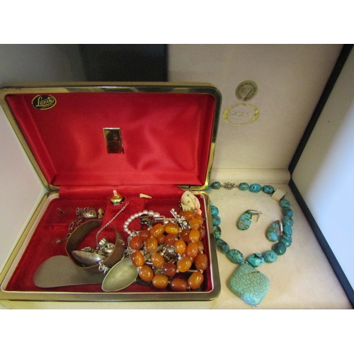 1347 - A small quantity of bijouterie including turquoise necklace, faux pearls, etc.