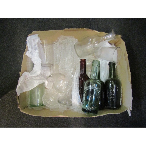 1648 - A box of glass bottles and glasses including LMS Hotels and Railway Hotel Co. Blackpool bottoes