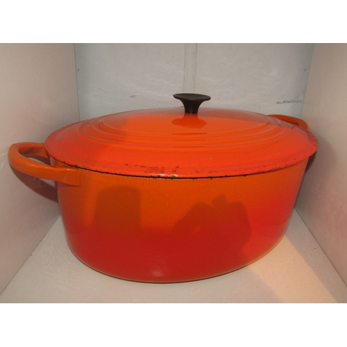 1466 - Le Creuset cast iron casseroles and lidded dishes