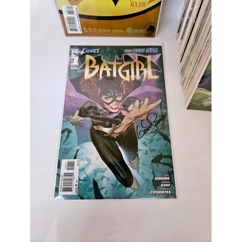 9023 - DC Comics 'Batwoman' and 'Batgirl' - approximately 90 Modern Age comics including a signed issue: Th... 