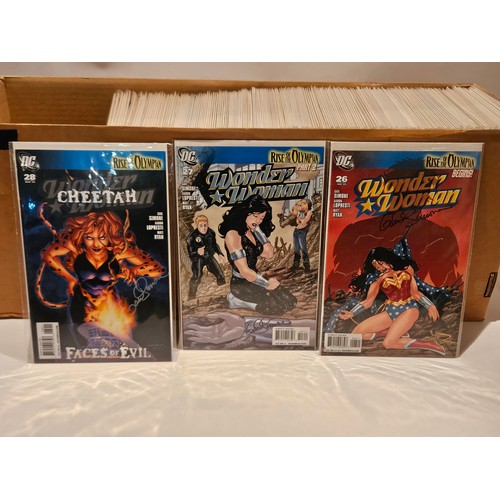 9031 - DC Comics 'Wonder Woman' - approximately 200 Modern Age comics of Wonder Woman with some related com... 