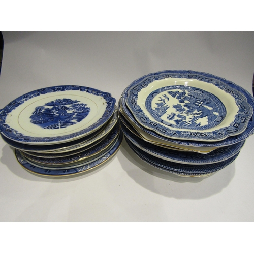 4560 - Eighteen assorted blue and white plates and dishes