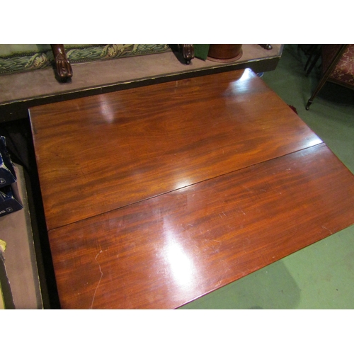 4004 - A Victorian mahogany Pembroke table, single drawer, turned legs to castors