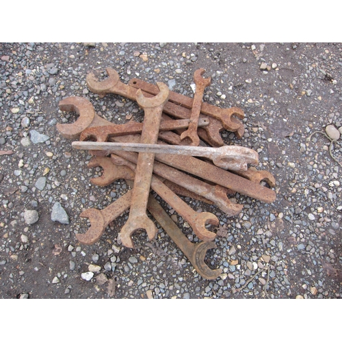 3281 - A quantity of mixed vintage spanners