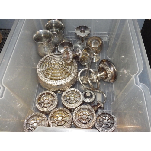 1508 - A box of miscellaneous metal wares to include goblets, rose bowls, twin sconce candelabrum, chrome f... 