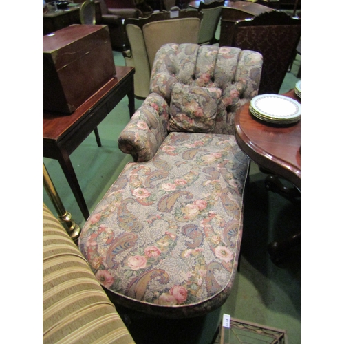 4198 - A Lincoln House home furnishing chaise-longe with Morris style upholstery