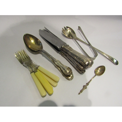 4354 - A box of mixed cutlery including cased examples