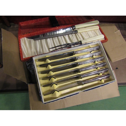 4354 - A box of mixed cutlery including cased examples