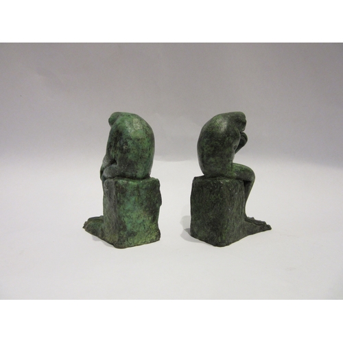 4123 - A pair of verdigris bronze frog bookends by D.Meredith, 9cm tall