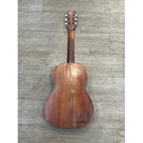 5031 - A Prudencio Saez full size classical guitar, soft case