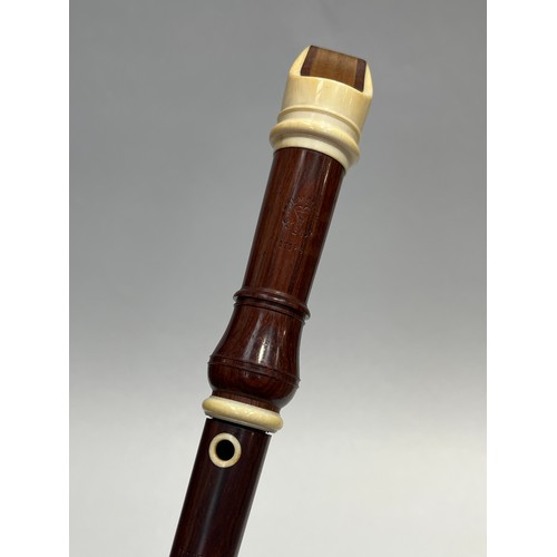 5012 - A Dolmetsch Baroque descant recorder, standard pitch IVORY LICENSE REFERENCE 95RFFVA8