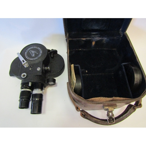 1270 - A vintage Victor Animatography cine camera in fitted leather case