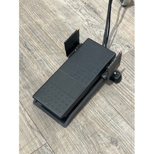 5035 - A Studiologic MP-113 MIDI bass pedal unit together with a Yamaha keyboard volume / expression pedal ... 