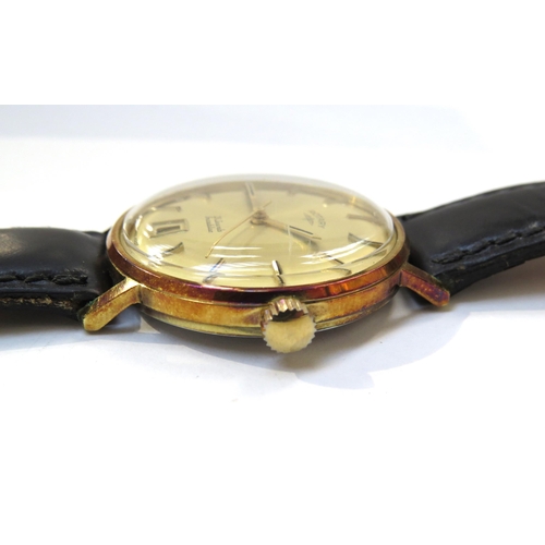 8139 - ROTARY: Two Rotary gentleman's wristwatches, one a 9ct gold cased Rotary Elite, cream dial with bato... 