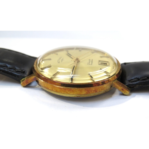 8139 - ROTARY: Two Rotary gentleman's wristwatches, one a 9ct gold cased Rotary Elite, cream dial with bato... 