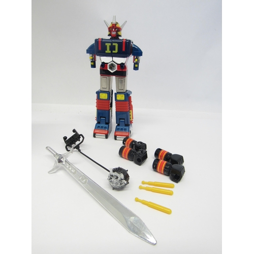 5011 - A boxed Bandai Godaikin Daidenjin robot action figure #377033 with accessories (unchecked for comple... 