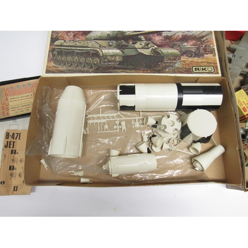 5076 - Five part built plastic model kits to include Tamiya 1:35 scale T-10 JSIII Soviet Union Army Heavy T... 