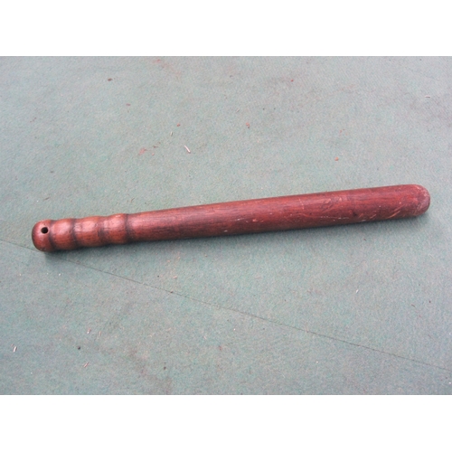 7272 - A turned wooden truncheon