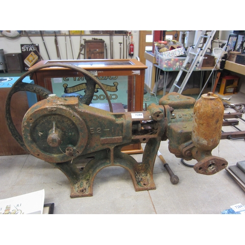 7286 - A Pullen & Co vintage E2-1 belt driven water pump