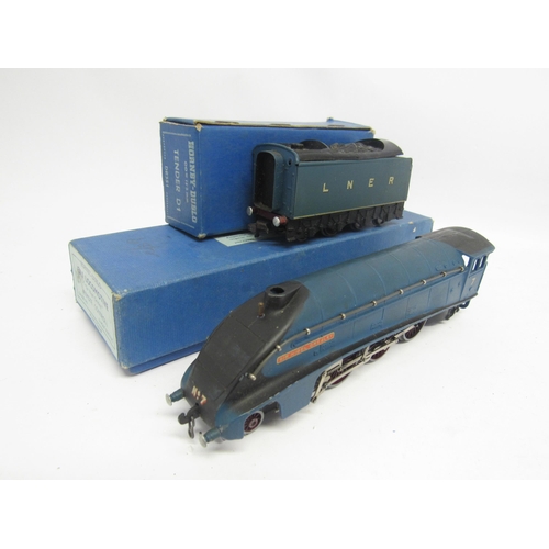 5139 - A Hornby Dublo 3-rail 00 gauge model railway EDL1 locomotive  'Sir Nigel Gresley' with tender, in or... 