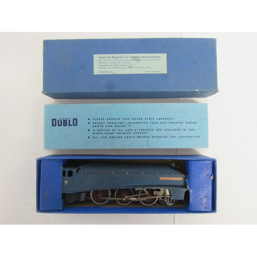 5139 - A Hornby Dublo 3-rail 00 gauge model railway EDL1 locomotive  'Sir Nigel Gresley' with tender, in or... 