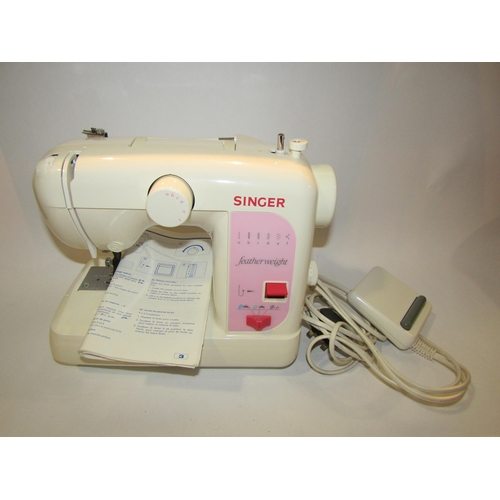 4280 - A Singer 'Featherweight' sewing machine