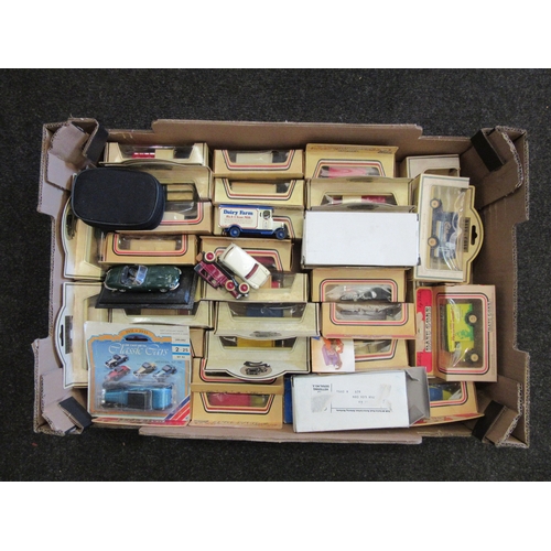 1462 - A collection of boxed diecast vehicles including Burago , Lledo and HotWheels