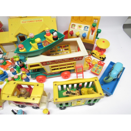 5028 - A collection of vintage Fisher Price toys including Play Family Farm, Play Family House, Play Family... 