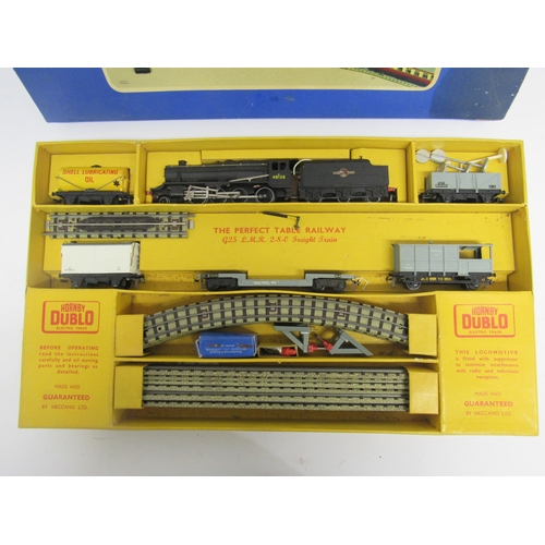 5141 - A Hornby Dublo 00 gauge G25 3-rail LMR Freight Train Set, comprising BR black 2-8-0 locomotive and t... 