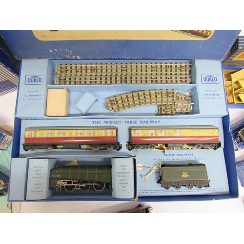 5138 - A Hornby Dublo 00 gauge EDP11 3-rail Passenger Train Set, comprising BR green 4-6-2 locomotive and t... 