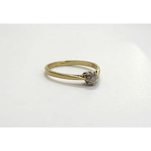 6392 - An 18ct gold diamond solitaire ring. Size Q, 2.3g